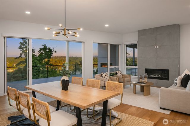 11909 90th Avenue NE, Kirkland, WA 98034