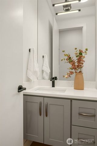 11909 90th Avenue NE, Kirkland, WA 98034