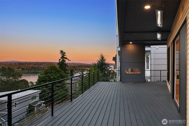 11909 90th Avenue NE, Kirkland, WA 98034