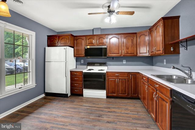 2063 D RALEIGH RD, Hummelstown, PA 17036