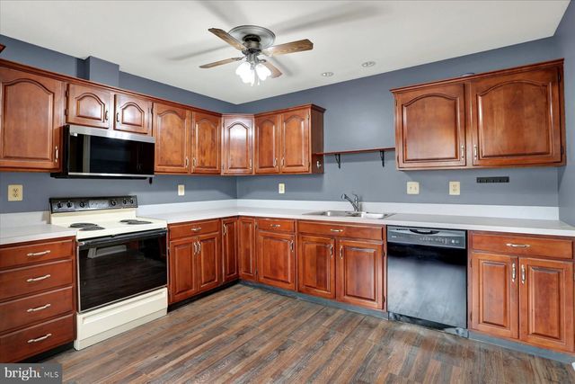 2063 D RALEIGH RD, Hummelstown, PA 17036