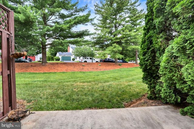 2063 D RALEIGH RD, Hummelstown, PA 17036