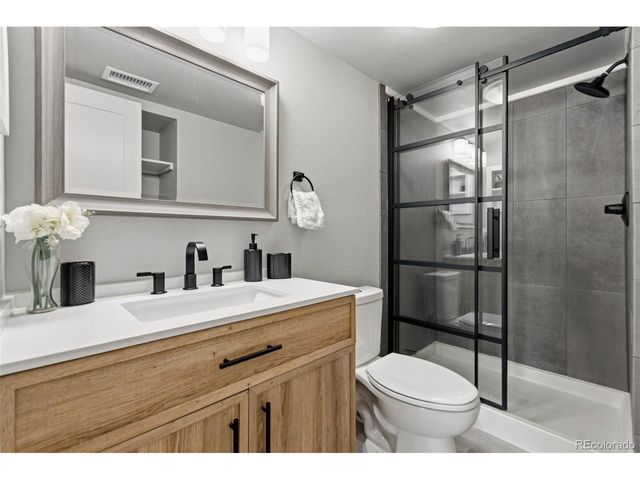 8555 Fairmount Dr E102, Denver, CO 80247