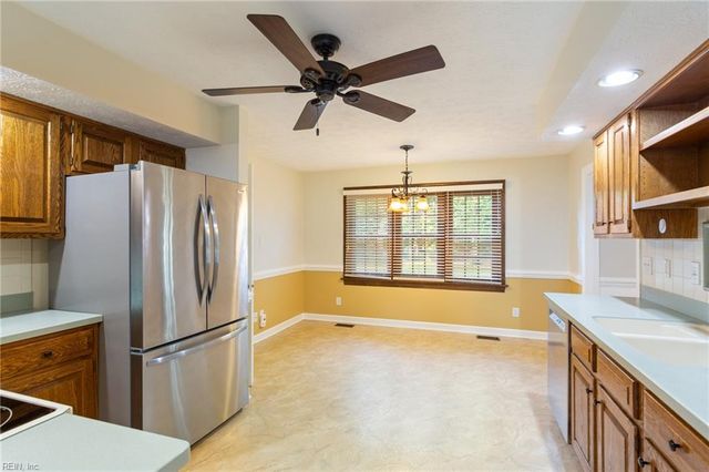 6 Kirby CT, Poquoson, VA 23662