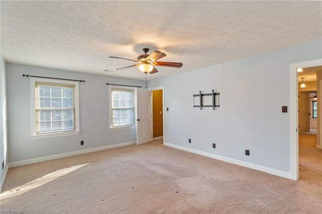 6 Kirby CT, Poquoson, VA 23662