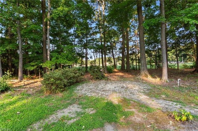 6 Kirby CT, Poquoson, VA 23662