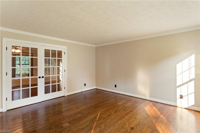 6 Kirby CT, Poquoson, VA 23662