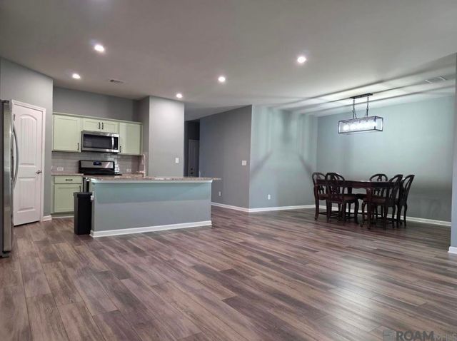 34899 Spring Trails Dr, Walker, LA 70785