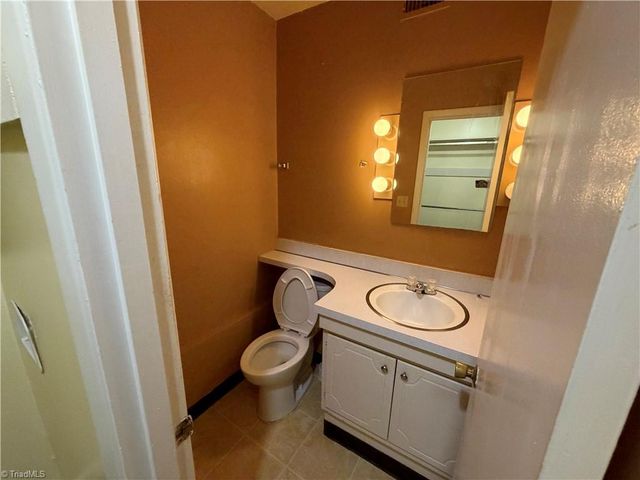 2958 Ramsgate Court, Winston-salem, NC 27106