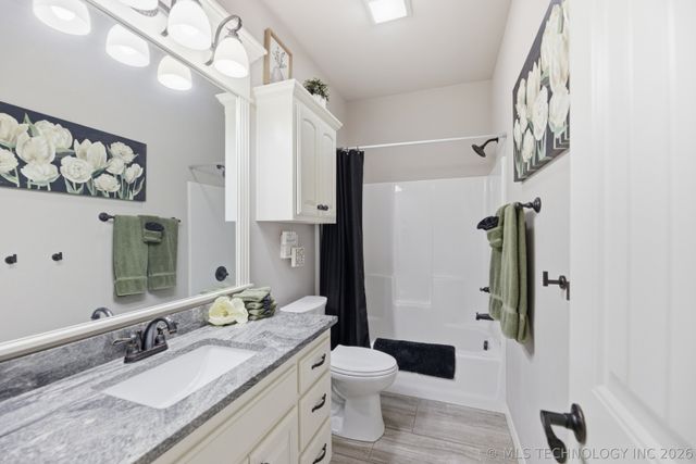 15402 E 82nd Street North, Owasso, OK 74055