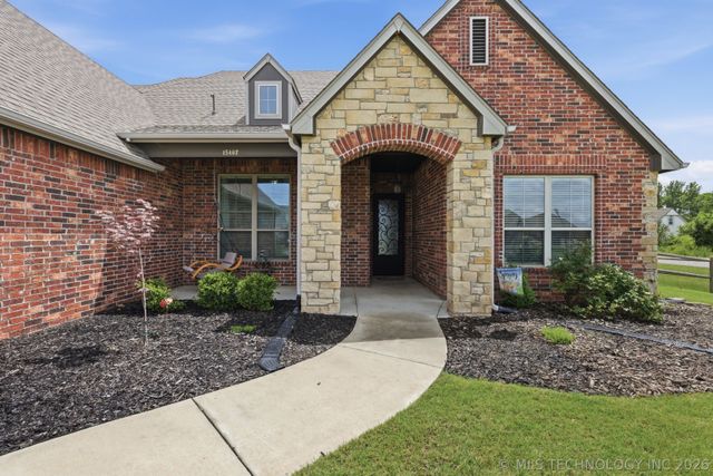 15402 E 82nd Street North, Owasso, OK 74055