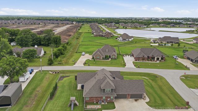15402 E 82nd Street North, Owasso, OK 74055