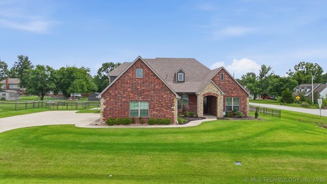 15402 E 82nd Street North, Owasso, OK 74055