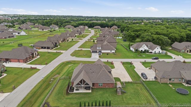 15402 E 82nd Street North, Owasso, OK 74055