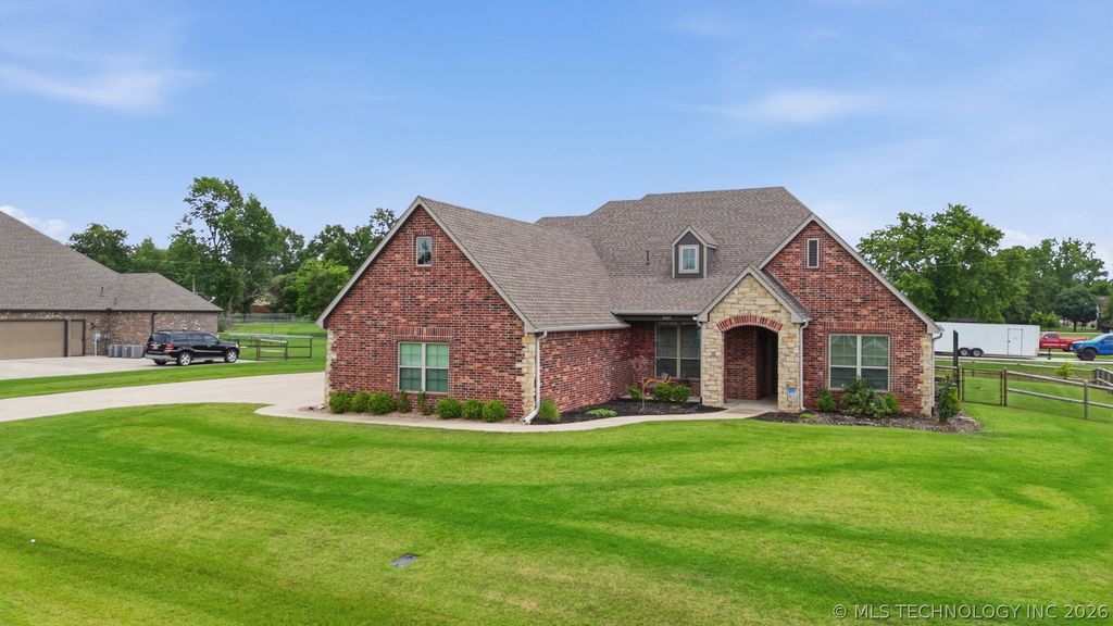 15402 E 82nd Street North, Owasso, OK 74055