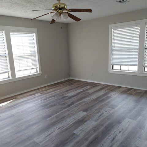 6047 W Creek Road, East Bernard, TX 77435