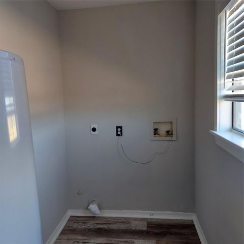 6047 W Creek Road, East Bernard, TX 77435