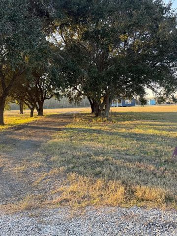 6047 W Creek Road, East Bernard, TX 77435