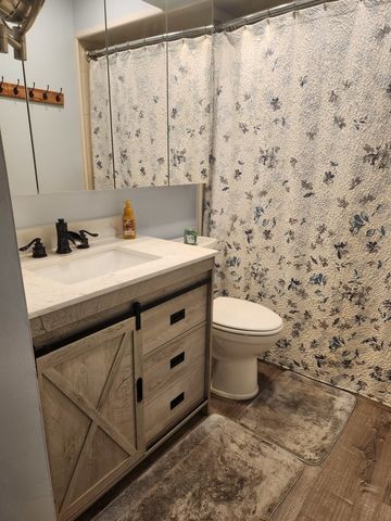 2149 Country Club Drive 16, Woodridge, IL 60517