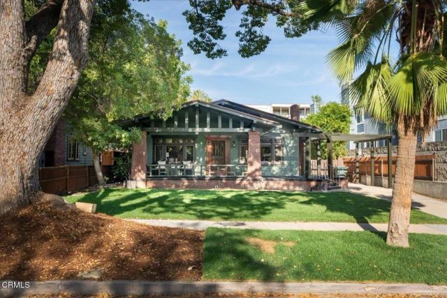 116 N Meridith Avenue, Pasadena, CA 91106