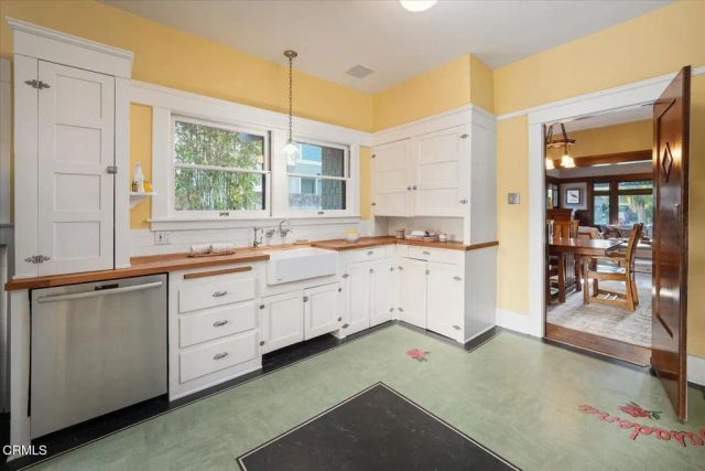 116 N Meridith Avenue, Pasadena, CA 91106