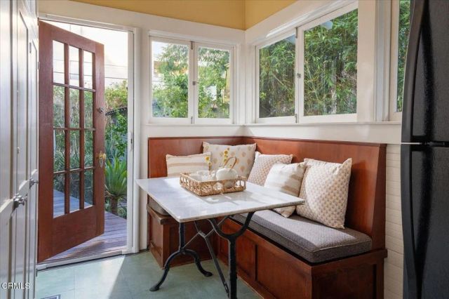 116 N Meridith Avenue, Pasadena, CA 91106