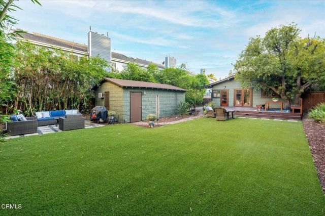 116 N Meridith Avenue, Pasadena, CA 91106