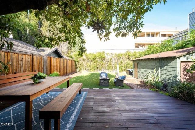 116 N Meridith Avenue, Pasadena, CA 91106