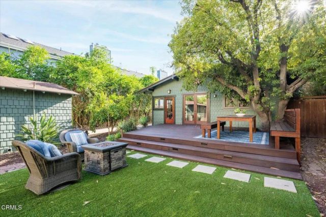 116 N Meridith Avenue, Pasadena, CA 91106