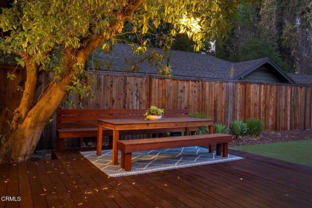 116 N Meridith Avenue, Pasadena, CA 91106