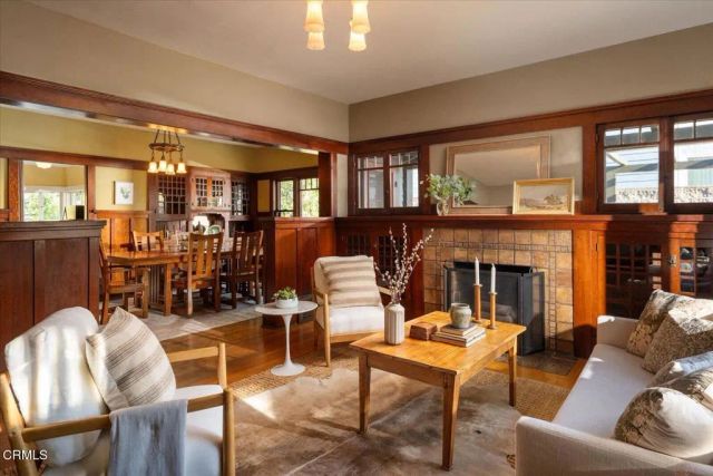 116 N Meridith Avenue, Pasadena, CA 91106