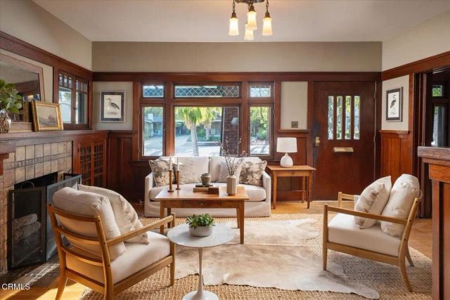 116 N Meridith Avenue, Pasadena, CA 91106