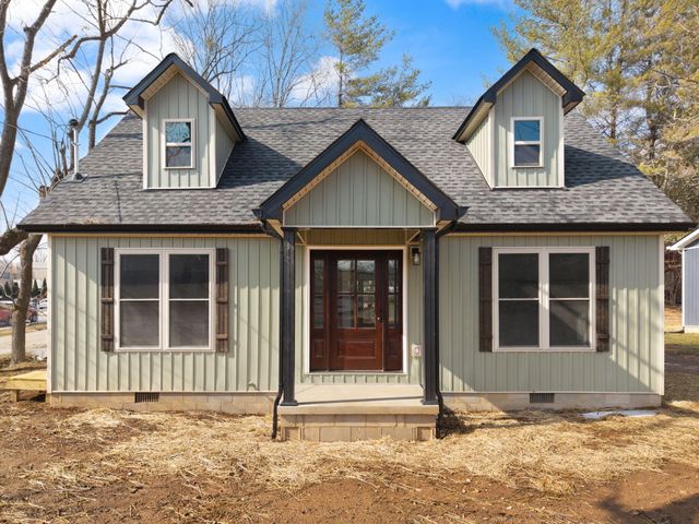 220 Newcomb Avenue, Mt Vernon, KY 40456