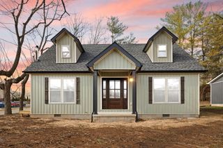 220 Newcomb Avenue, Mt Vernon, KY 40456