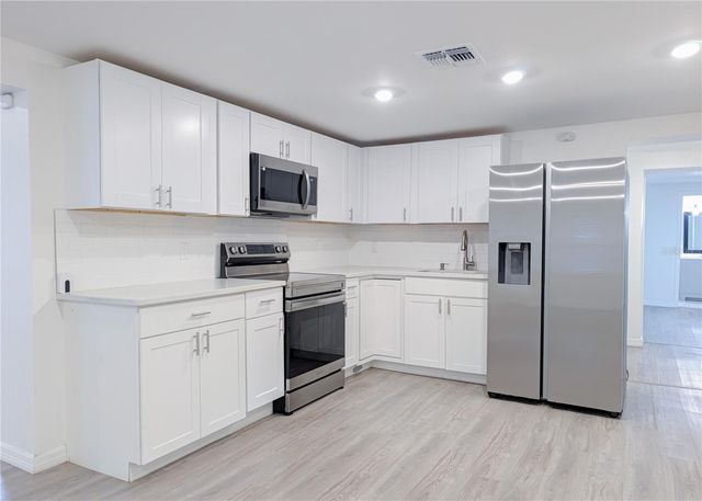 914 NW 14TH AVENUE, Ocala, FL 34475