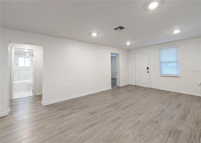 914 NW 14TH AVENUE, Ocala, FL 34475