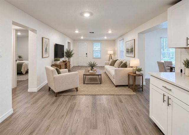 914 NW 14TH AVENUE, Ocala, FL 34475