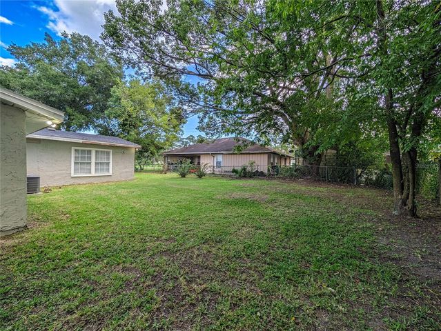 914 NW 14TH AVENUE, Ocala, FL 34475