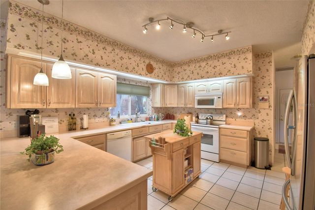 12 BRIDGEWATER DRIVE, Winter Haven, FL 33884