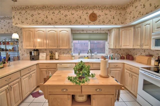 12 BRIDGEWATER DRIVE, Winter Haven, FL 33884