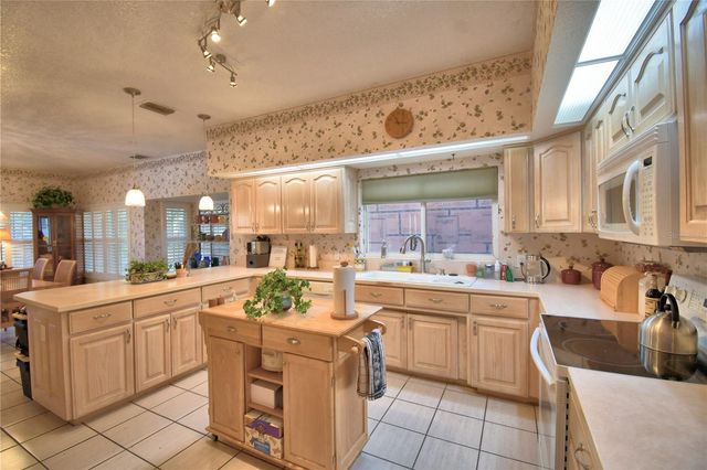 12 BRIDGEWATER DRIVE, Winter Haven, FL 33884