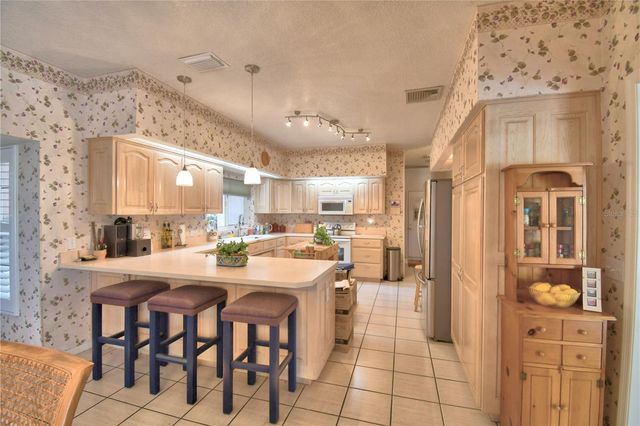 12 BRIDGEWATER DRIVE, Winter Haven, FL 33884