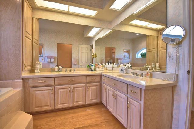 12 BRIDGEWATER DRIVE, Winter Haven, FL 33884