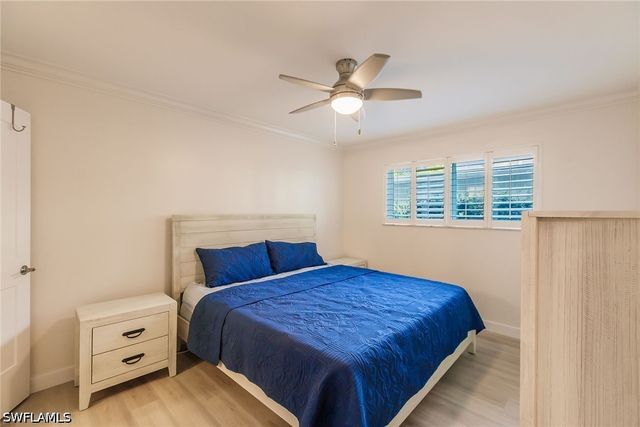 527 Broad AVE S 527, Naples, FL 34102