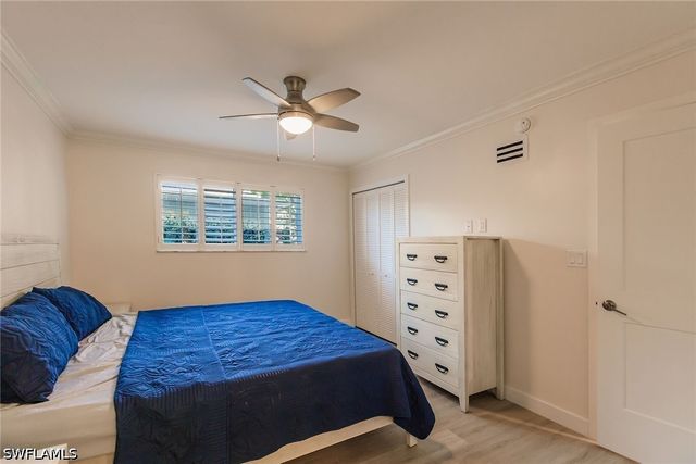 527 Broad AVE S 527, Naples, FL 34102