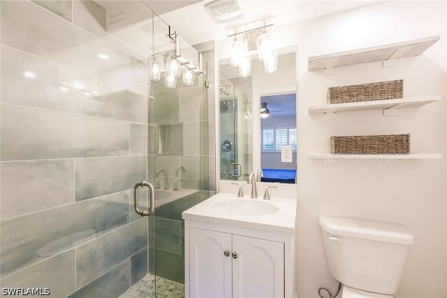 527 Broad AVE S 527, Naples, FL 34102