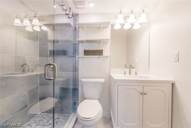 527 Broad AVE S 527, Naples, FL 34102