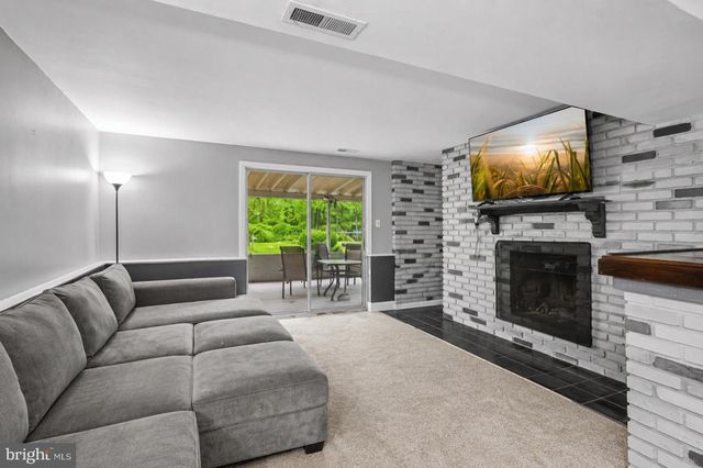150 NELSON DR, Williamstown, NJ 08094