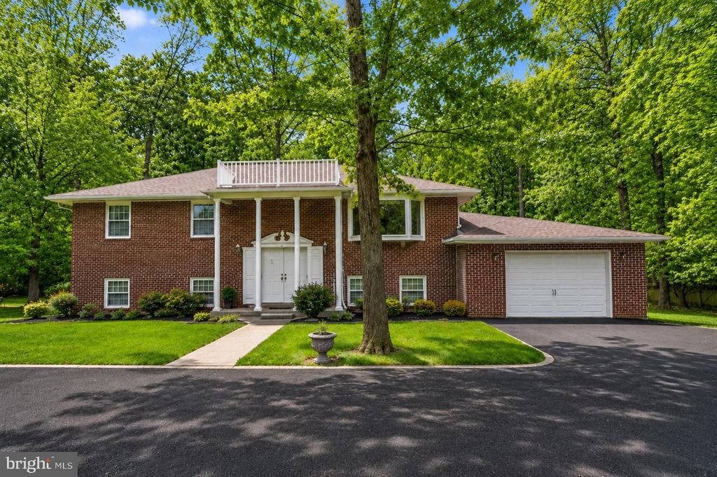 150 NELSON DR, Williamstown, NJ 08094