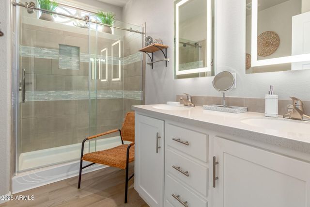 2727 E UNIVERSITY Drive 114, Tempe, AZ 85281